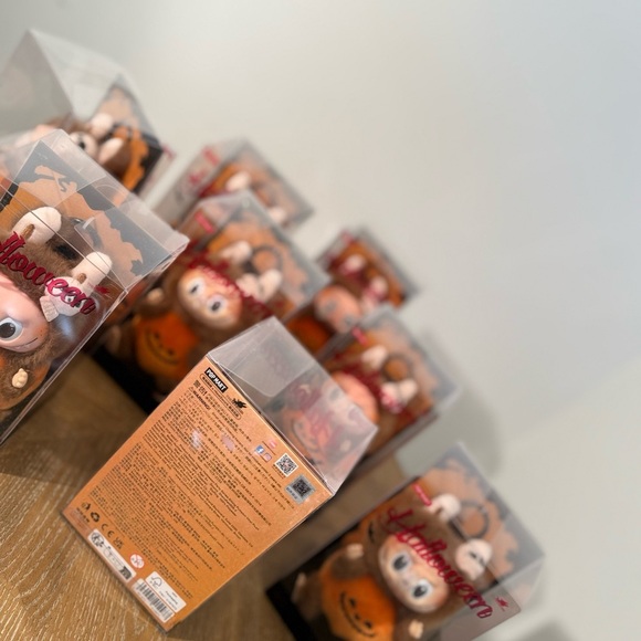 Pop Mart Labubu Halloween Limited Edition Vinyl Plush Pendant Figure - Picture 4 of 8